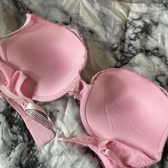 Victoria Secret Dream Angels Push up Bra - Picture 2 of 3